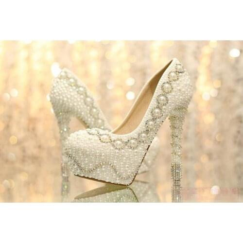 2018 Gorgeous And Fashion Pearl High Heel wedding shoes Rhinestone Crystal bridal shoes wedding shoes 35 to 39 Cow Split shoes
