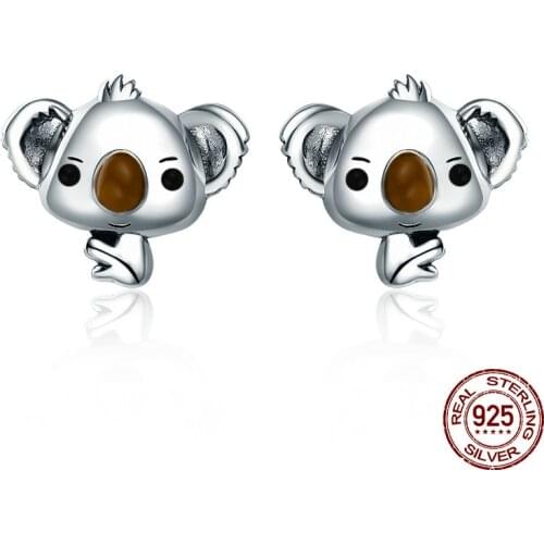 AUFFIK Stud Earrings