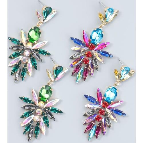 Pauli Manfi 2021 Fashion Metal Rhinestone Flower Earrings Womens Creative Popular Dangle Earrings Party Accessories