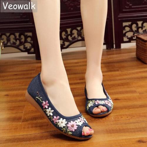 Veowalk Flowers Appliques Women Linen Peep Toe Flat Shoes Handmade Low Top Cotton Casual Walking Sandials for Ladies Comfortable