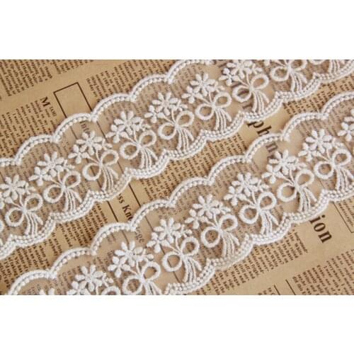 5 Yards antique ivory lace trim with bow floral design, vintage lace trim , retro lace fabric trim