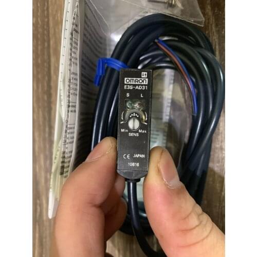 E3S-AD31 OMRON photoelectric sensor 10 TO 30VDC