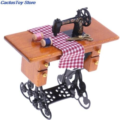 Miniature Sewing Machine With Cloth Accessory for 1/12 Scale Dollhouse Decoration