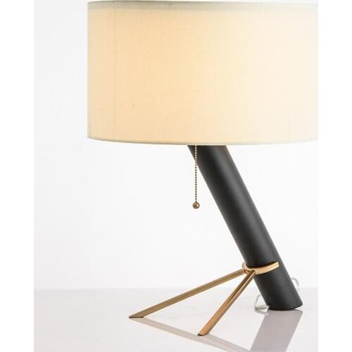 Bedroom desk bedside table lamp light luxury modern simple personality living room model room decorative table lamp