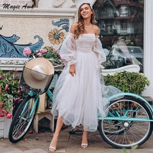 Magic Awn Bohemian Off The Shoulder Wedding Dresses Long Puff Sleeves Illusion Tea Length Beach Wedding Party Dress Simple Robes