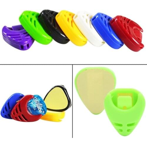 1Pc Portable Plactic Guitar Pick Plectrum Holder Case Box Acoustic Heart Shaped