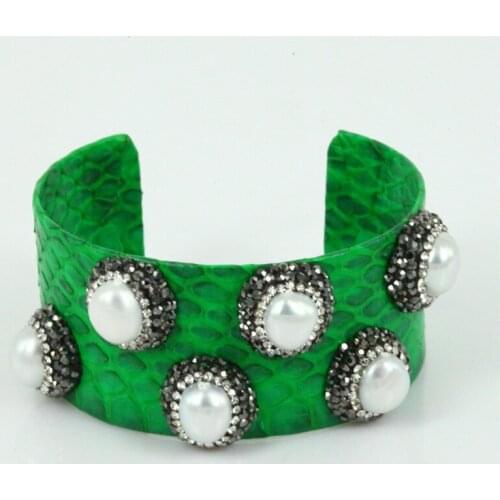 Trendy Luxury Natural Closed Round Freshwater Pearl Charms Adjustable Green Leather Big Open Cuff Bangle Bracelet For Women