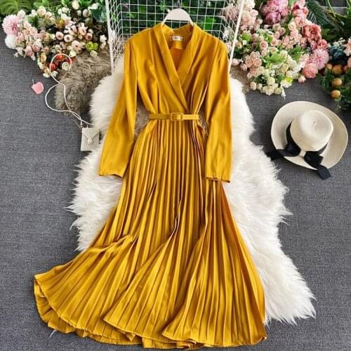 Autumn Fashion Streetwear Long Dress French Vintage Maxi Pleated Dress Women Elegant V Neck Long Sleeve A-line Bandage Dress