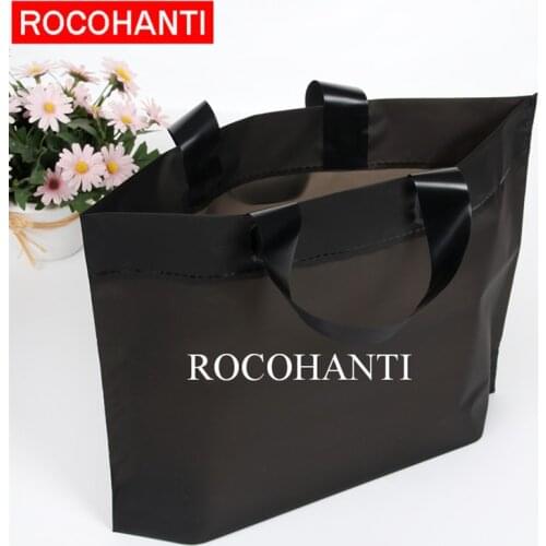 100x Custom Logo Printed Frosted CPE Black Plastic Bag Shopping Gift Bags With Handle for Clothing Shops Retail Packaging