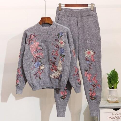 High Quality Womens Sweater Sets Winter Embroidery Carp Pattern Knitted Sweater + Casual Pants 2 Two Piece Set Women Tops G405