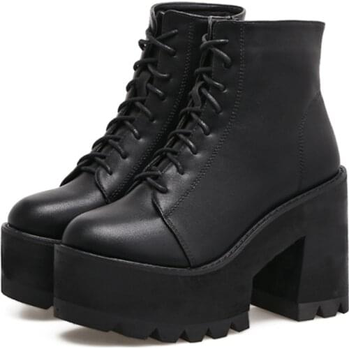 Fashion womens ankle boots 2020 New classic Punk platform Women boots autumn winter snow boots ladies Motorcycle boots YMA62