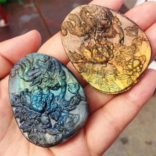 1pcs AAAA Beautiful crystal carvings natural hand-carved labrador stone flowers.Halloween fashion jewelry is beautiful