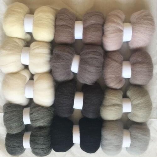 Black and White colors wool for felting fiber 10g/color total 140g wool