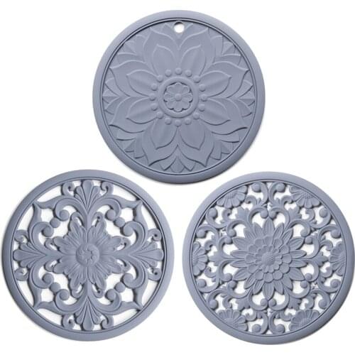 3Pcs/Set Silicone Heat Insulation Pad Anti-scalding Pot Pad Non-slip Heat-resistant Coaster Hollow Classical Flower Tablecloth
