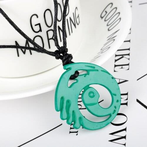 Movie Tomb-Raider Theme Necklace Rope Chain Green Color Dangle Lara Croft Pendant Necklace Jewelry Presents