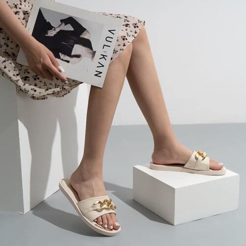 2021 new summer luxury womens slippers outdoor simplicity solid color Metal Large chain flat womens sandals