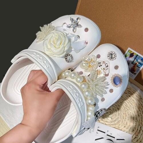Luxury Vintage Croc Charms DIY Shoes Decorations Rhinestone Croc Charms Princess Retro Pearl Shoes Buckle Chain women girl gifts