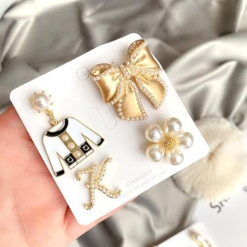 Small fragrance pearl bow brooch ins cute clothes suit pin brooches buckle