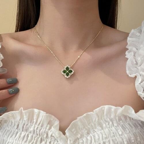 High-Grade Green Crystal Four-Leaf Clover Pendant Necklace Charm Womens Necklace Rhinestone Inlaid Fashion Jewelry Wholesale