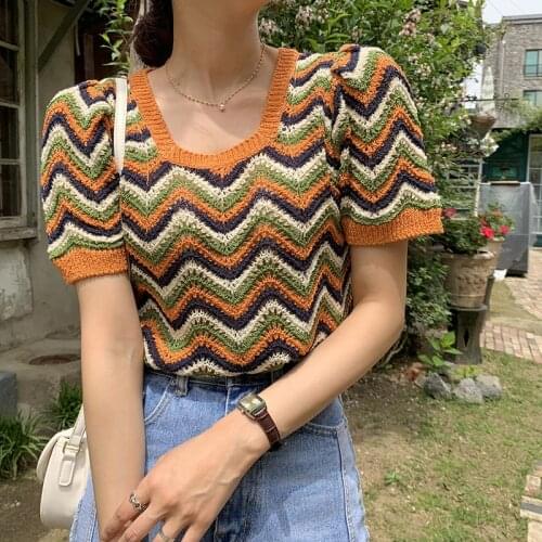 Wavy Contrasting Color Square Neck Clavicle Thin Knit Top