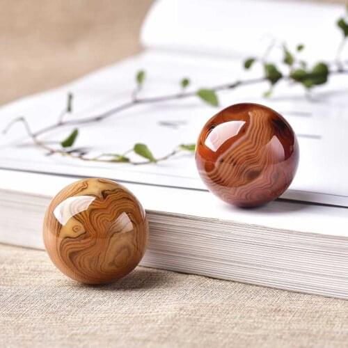 1PC Natural Stones Ball Red Agate Good Luck Madagascar Banded Healing Heathy Raw Gemstone Specimen Home Decor Collection Gifts