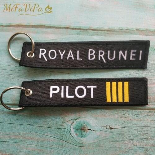 MiFaViPa 2 PCS Fashion Keyring Side A Royal Brunei Side B PILOT Key Chains Embroidery llavero for Aviation Lover New Trinket