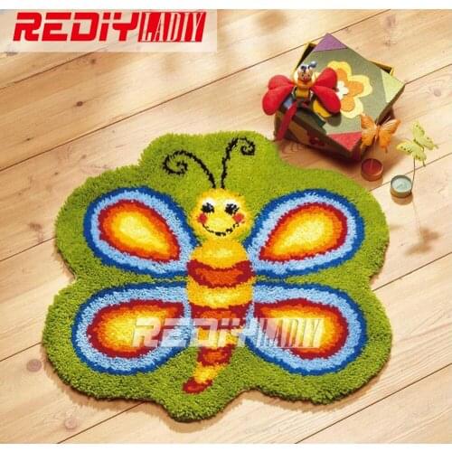 Latch Hook Rug Kits Unfinished Crocheting Tapestry 5D Yarn Needlework Cushion Set for Embroidery Carpet Cartoon Bee Home Decor