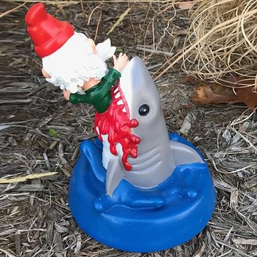 New Resin Figurine Decoration Bloody Shark Eating Gnome Craft Ornament Decoration Crafts for Indoor / Outdoor