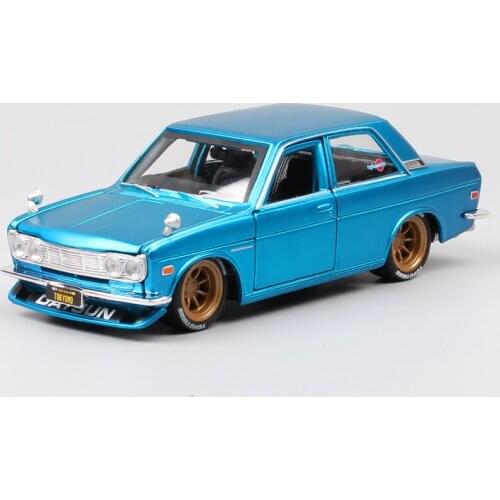 Classic Maisto 1/24 Scale Nissan Datsun 510 1600 Bluebird 1971 metal diecast models cars toys vehicles miniatures for childrens