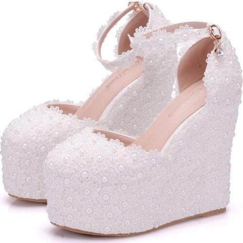 Crystal Queen Lady White Flower Wedding Shoes Lace Pearl High Heels Sweet Bride Dress Shoes Beading Women Wedge Sandals Shoes
