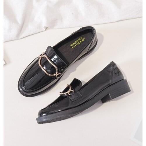 British japanned leather flat shoes woman big metal buckle decoration brogue shoes female creepers derby shoes slip on loafer 28