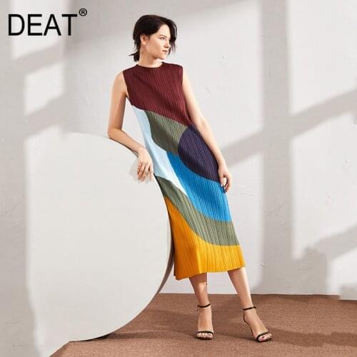 DEAT Pleated Dress Women Hit Color Geometric Slim Halter Sleeveless Elegant Long Casual Thin 2021 New Summer Fashion HT368