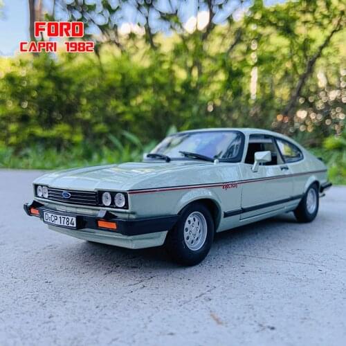 Bburago 1:24 1982 Ford Capri alloy car model die-cast model original authorized collection gift toy