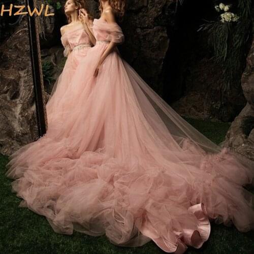 Fairy Off the Shoulder Evening Dress 2020 Dusty Pink Tulle Boat Neck Prom Dress Chic Ruffles Court Train Party Gown Gala Wear