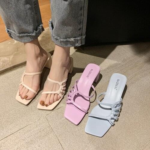 2021 Square heel Shoes Womans Slippers Slides Fashion Med Heeled Mules Cross-Tied Block 2021 Luxury High Rome PU Rubber Hoof