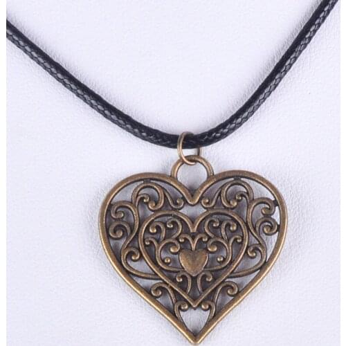 Vintage antique bronze filigree heart pendant necklace women wax cord rope heart-shaped necklace metal jewelry alloy jewellery