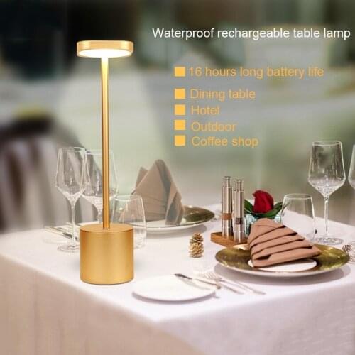 Beveace Lamps With Lampshade