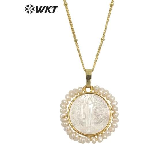 WT-JN157 Wholesale Fashion gold Plated handmade handmade wire wrapped freshwater pearl Christian Cross necklace in white shell