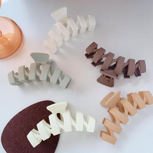 NEW Elegant Large Matte Multicolor Hairpin Bath Hair Catch Shark Clip For Women Hair Accessories Hair Style Making