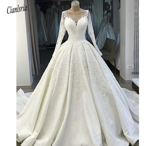 Vintage Scoop Long Sleeve Saudi Arabic Ball Gown Wedding Dress Illusion Back Floral Appliques Lace Dubai Bridal Gown