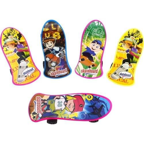 1PCS Fun Novelty Mini Finger Scooter Toy Childrens Plastic Sliding Trolley Fingertip Sports Finger Skateboard Random
