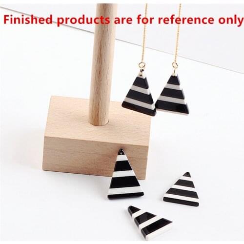 Wholesale 10PCs 30PCS 18*23MM Black White Stripe Resin Triangle Pendant Charms Fit Fashion Earring Bracelet Necklace Keyring