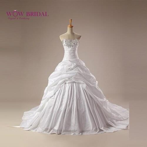 Wowbridal Graceful White Wedding Dress 2021 Strapless Embroidery Sequin Beaded Lustrous Satin Tiered Pleat Ball Gown Long Dress