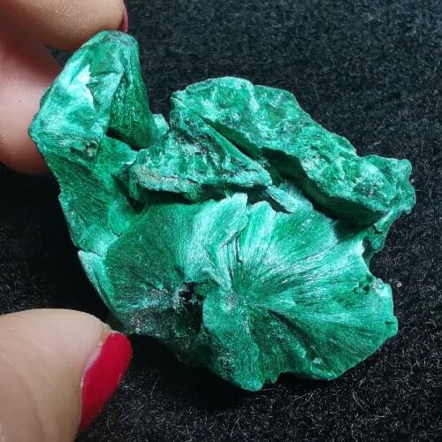 35.3gNatürliche Nadel geformt Malachite Landschaft grüner Stein quadratische Mineralproben Heilung Steinaura Hausdekoration