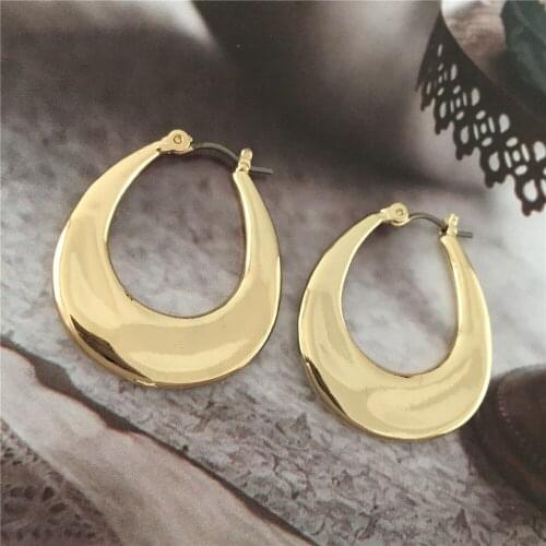 New Casual Fashion Simple Punk Earrings Gold Color Smooth Surface Hoop Earrings for Women Show Party Jewelry Wholesale