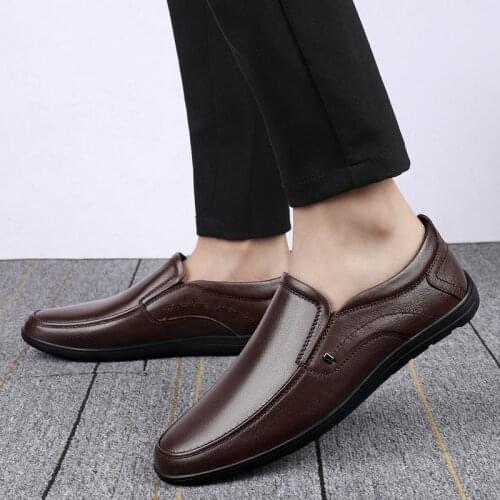 New Genuine Leather Men Shoes Luxury Casual Slip Dress Loafers Men Moccasins Retro Black Brown Male Driving Shoes Big Size 37-47