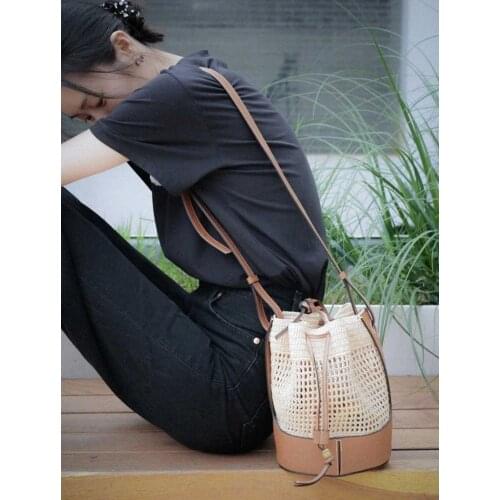 2021 New Women Hollow Drawstring Woven Bucket Bag Shoulder Messenger Bag Large Capacity Color Matching Bag