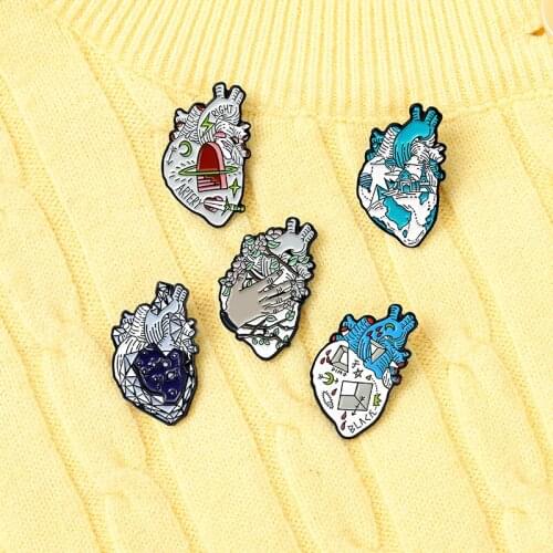 Custom Glacier Castle Mineral Vine Enamel Pin Brave Heart Organ Brooch Bag Denim bag Lapel Pin Badge Cartoon Jewelry Kid Friend