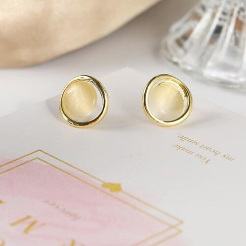 Sweet Girl Earrings Korean Fashion New Temperament Earrings Cold Wind Simple Wild Crystal Earrings Womens Wholesale Kolczyki