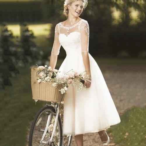 Bohemian Short Wedding Dresses 2021 A-Line Elegant Lace Appliques O-Neck Half Sleeve Beads Princess Bride Gown Robe De Mariée